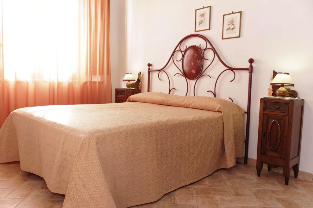 Podere Tre Cipressi Lejlighedshotel Campiglia Marittima Eksteriør billede