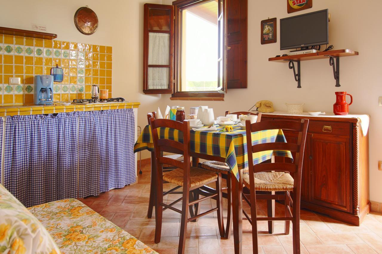 Podere Tre Cipressi Lejlighedshotel Campiglia Marittima Eksteriør billede